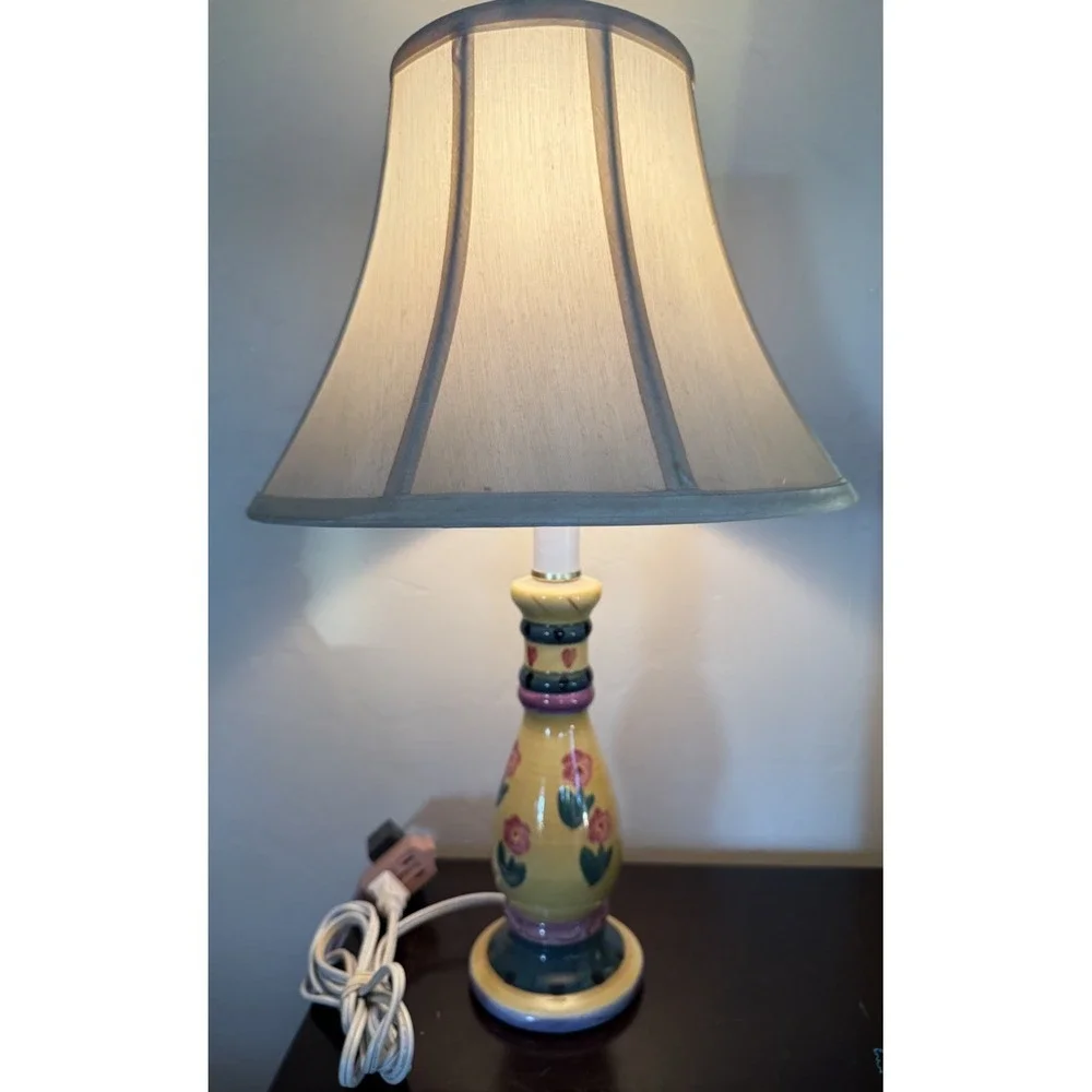 Vintage Ceramic Accent Table LAMP WHIMSICAL with SHADE Floral Hearts 17